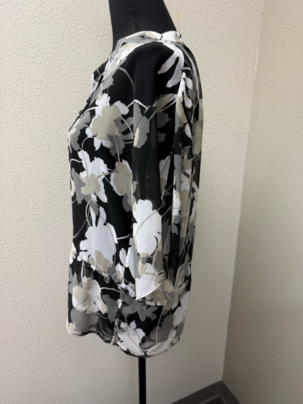 Banana Republic Floral Blouse Small Sheer Pleated Button Boho Tie Waist Top - Picture 5 of 11